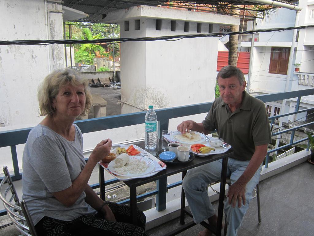 Heather Home Stay Kochi Dış mekan fotoğraf
