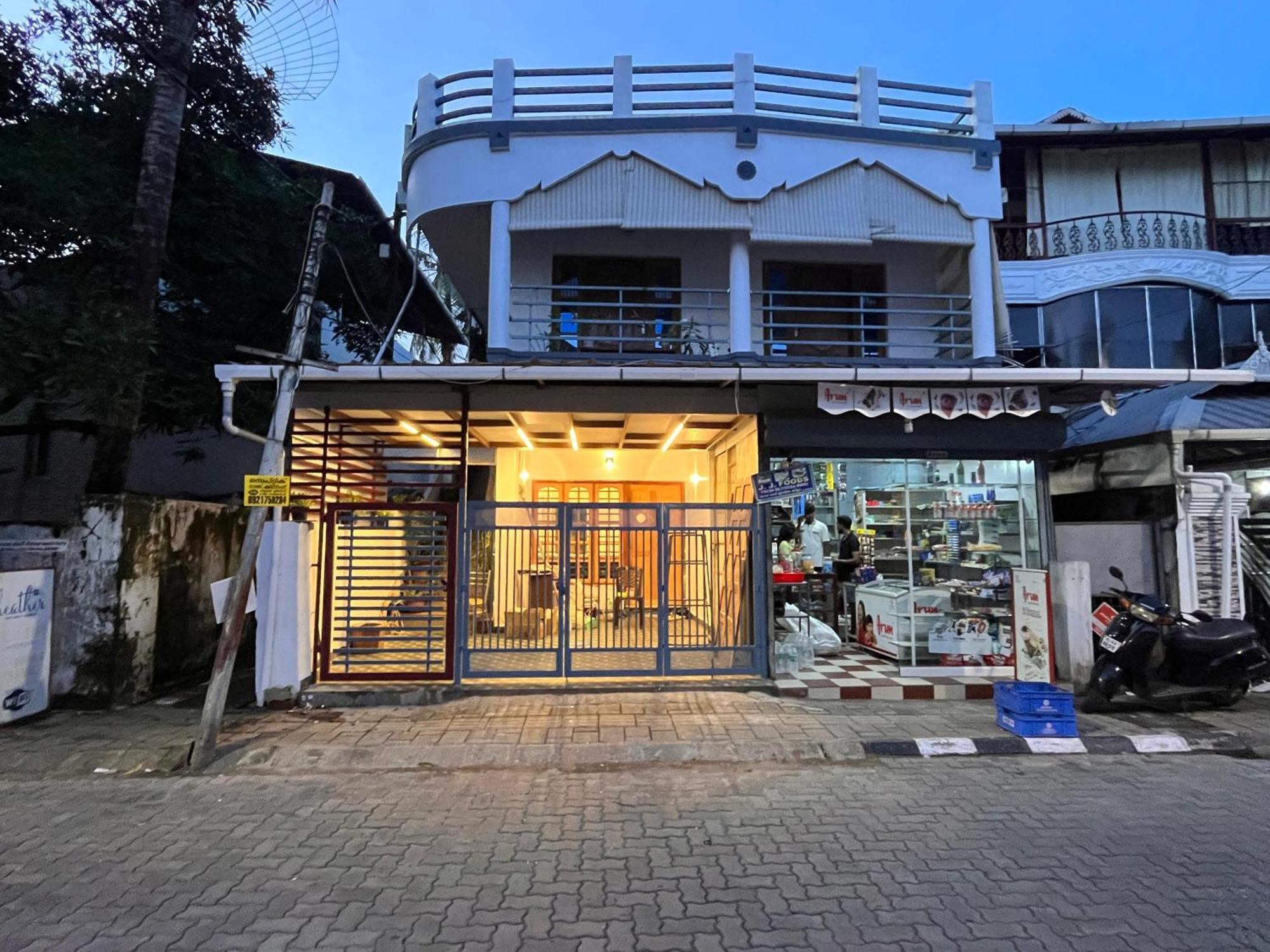 Heather Home Stay Kochi Dış mekan fotoğraf
